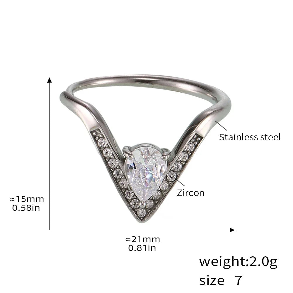 Elegant Gold Zircon Finger Ring